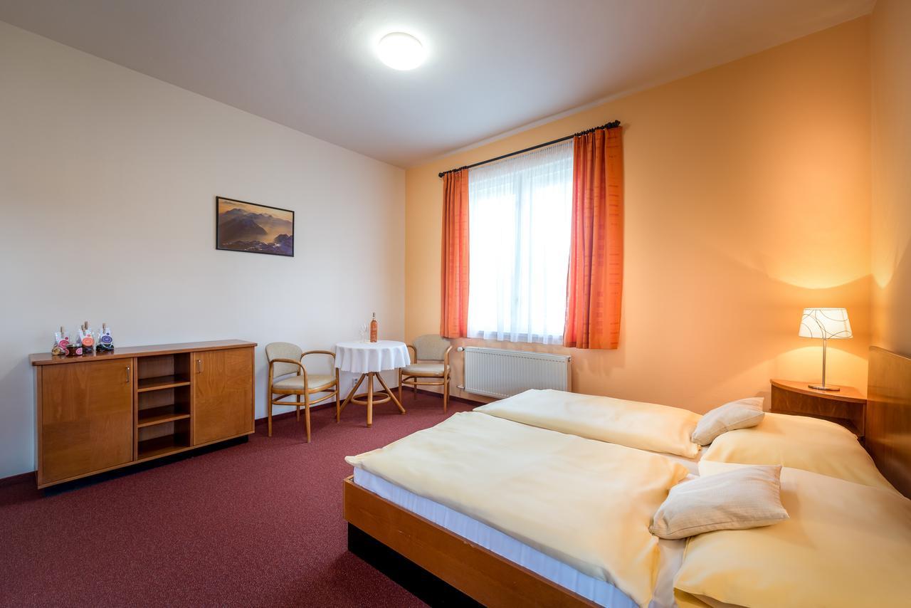 Hotel Skanzen Depandance 韦莱赫拉德 外观 照片